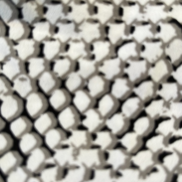 Michael Kors  NWOT   Abstract print blouse scoopneck      Sleeveless      Size S - Picture 11 of 13